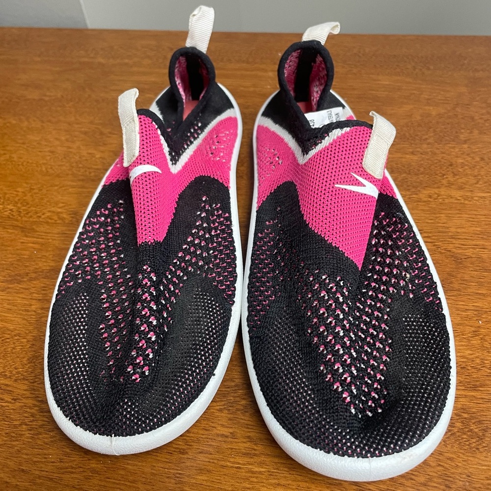 Speedo Pink and Black Surf Strider Slip-On Water Shoes Women’s  Size 5/6